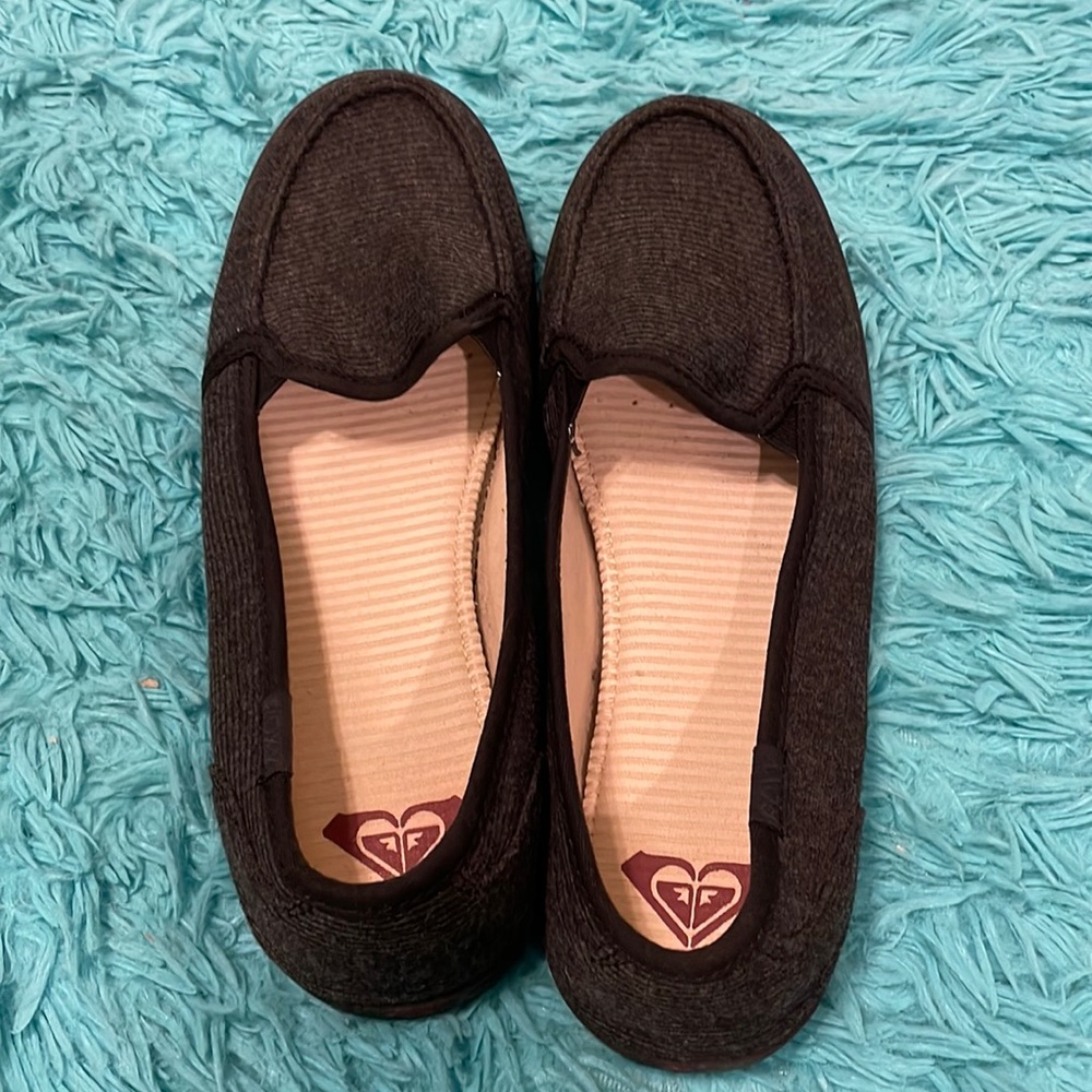 Almost brand New Roxy Minnow Loafers size 8.5